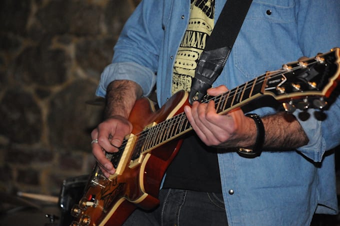 play and compose guitar and bass for your music