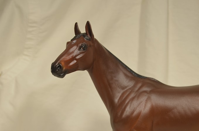 paint your horse on a miniature figurine