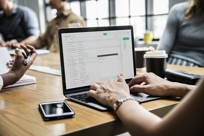 help writing professional mails in dutch or english
