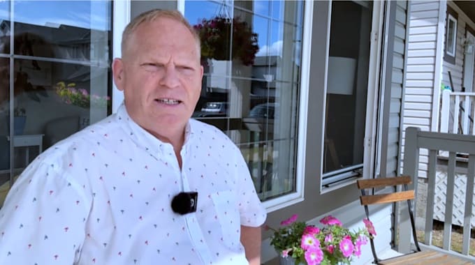 record natural senior male video testimonial spokesperson ugc review presenter