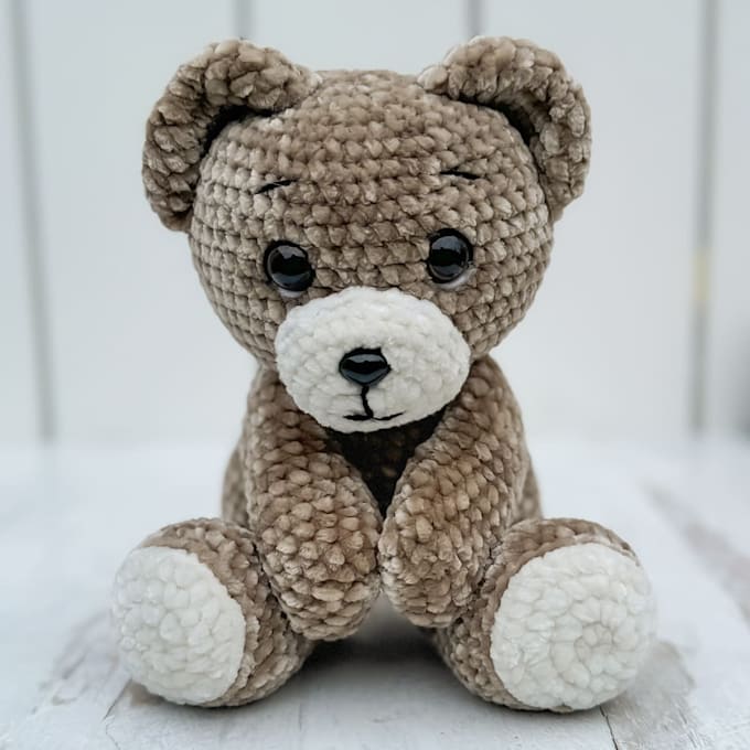 write amigurumi crochet pattern with picture and video tutorial on etsy store