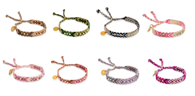 expert in the development of wayuu patterns for accessories