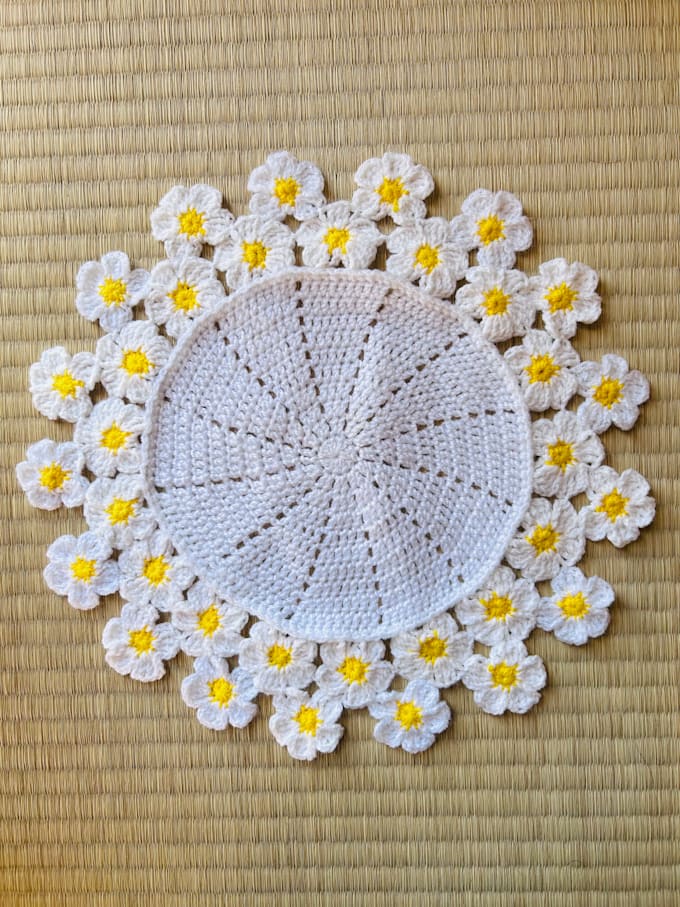make handmade crochet table mats and placemats