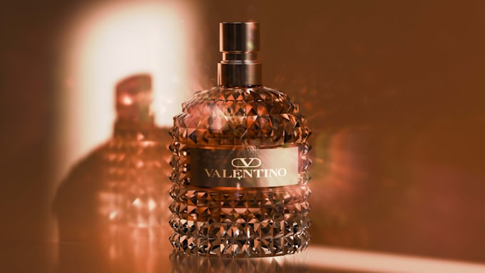 create cosmetic and perfume 3d animation