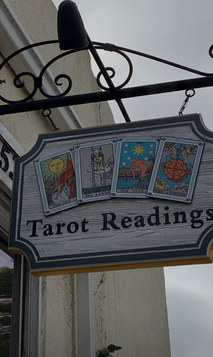 do professional tarot reading