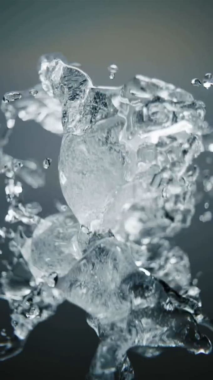 create realistic fluid simulation water splash liquid animation for product ads
