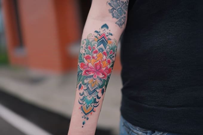 custom an abstract black tattoo design