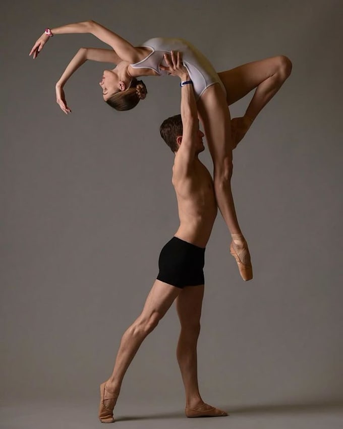 do classical couple ballet dance video to your music