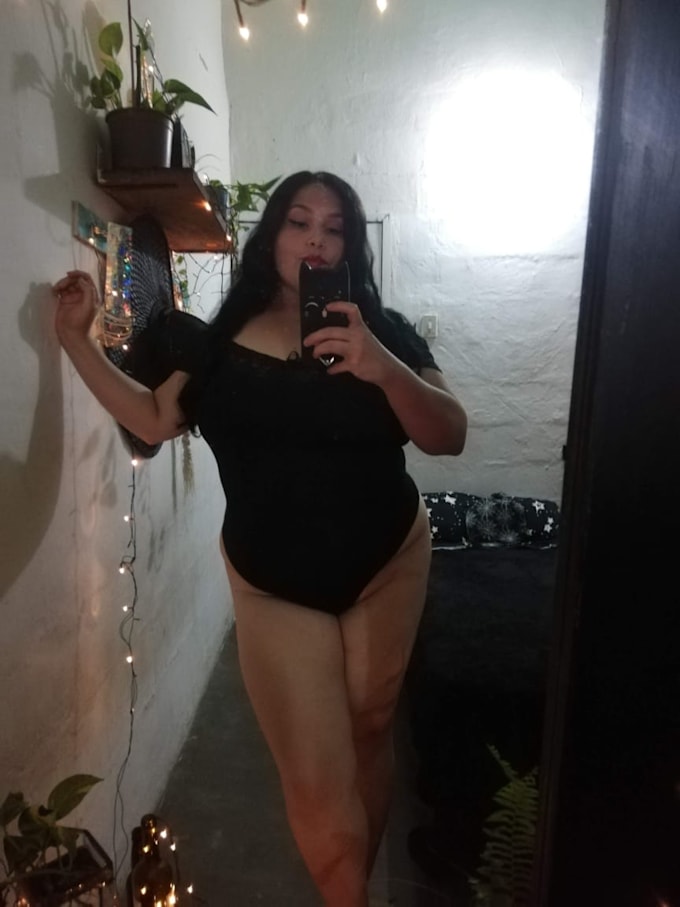 be your curvy model female