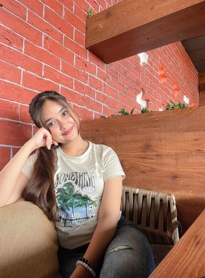 be your profesional female model