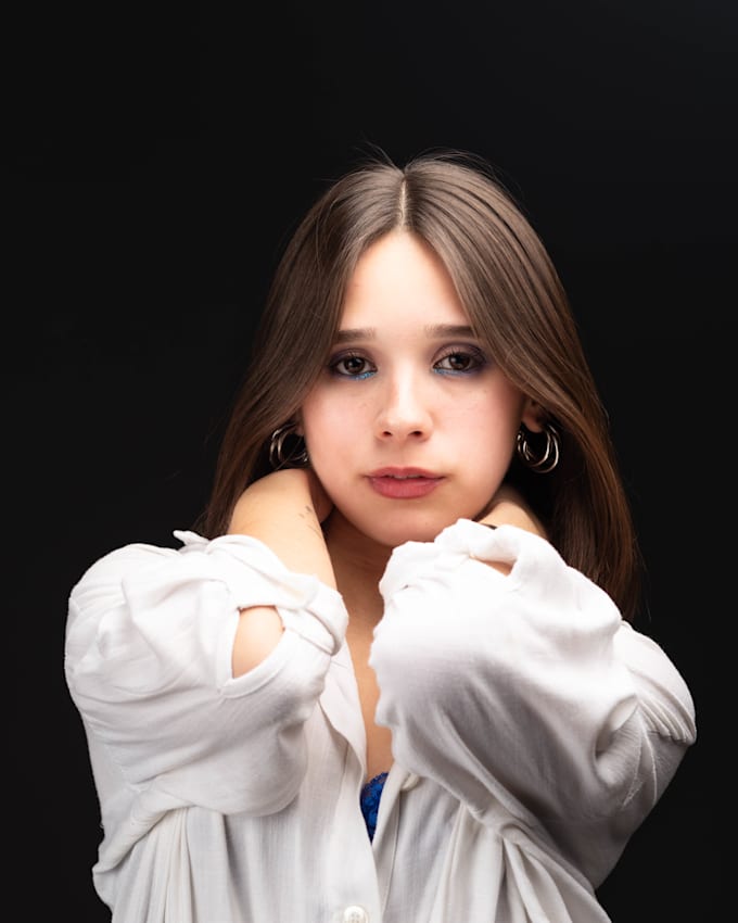 do professional beauty retouching in photoshop