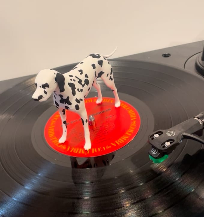 create a custom figurine vinyl charm for your turntable