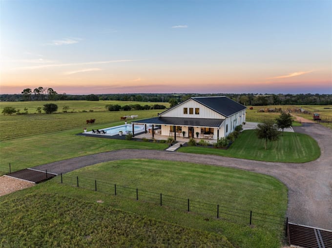 design custom barndominium and pole barn floor plans