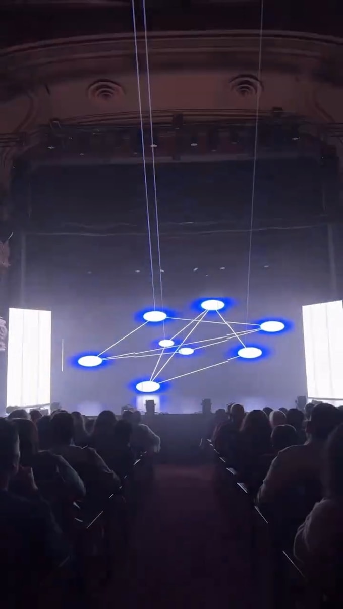 create laser animation, vj loops, projection mapping and stage visuals