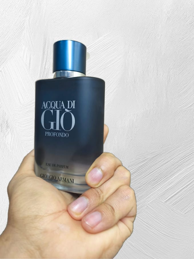 hand model and brand positioning