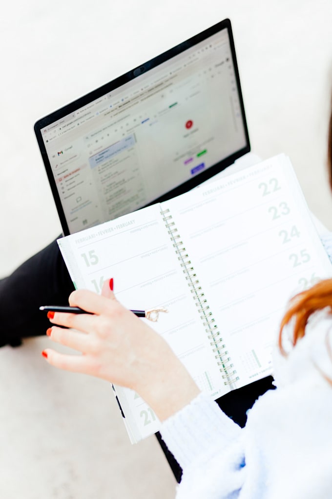 write engaging articles and content in french or english