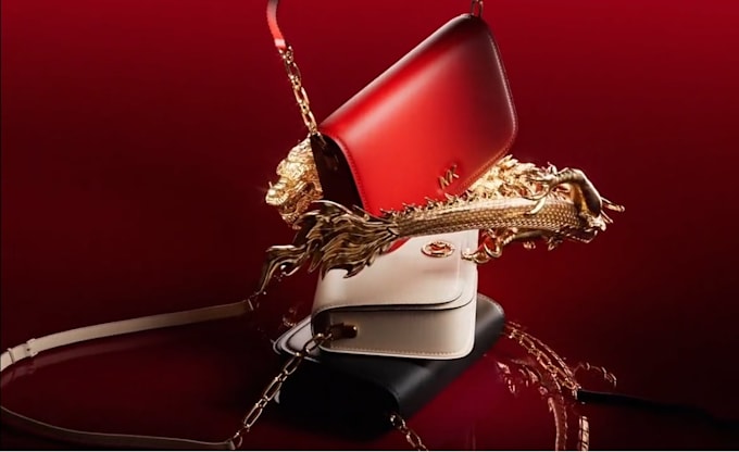 create a photorealistic 3d bag modelling, 3d product animation, 3d bag animation