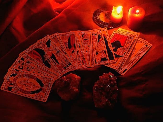 give intuitive tarot readings