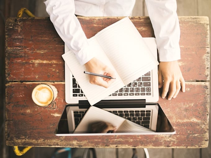write short article in 24 hours or less only in spanish