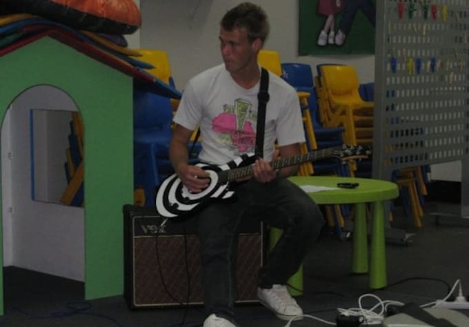 give guitar lessons