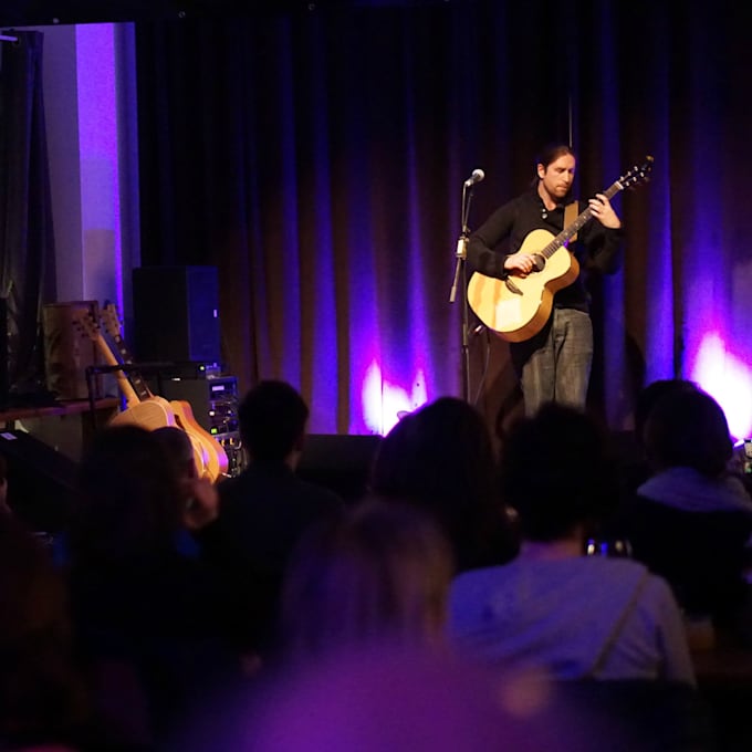 give guitar lessons online, skype, zoom etc