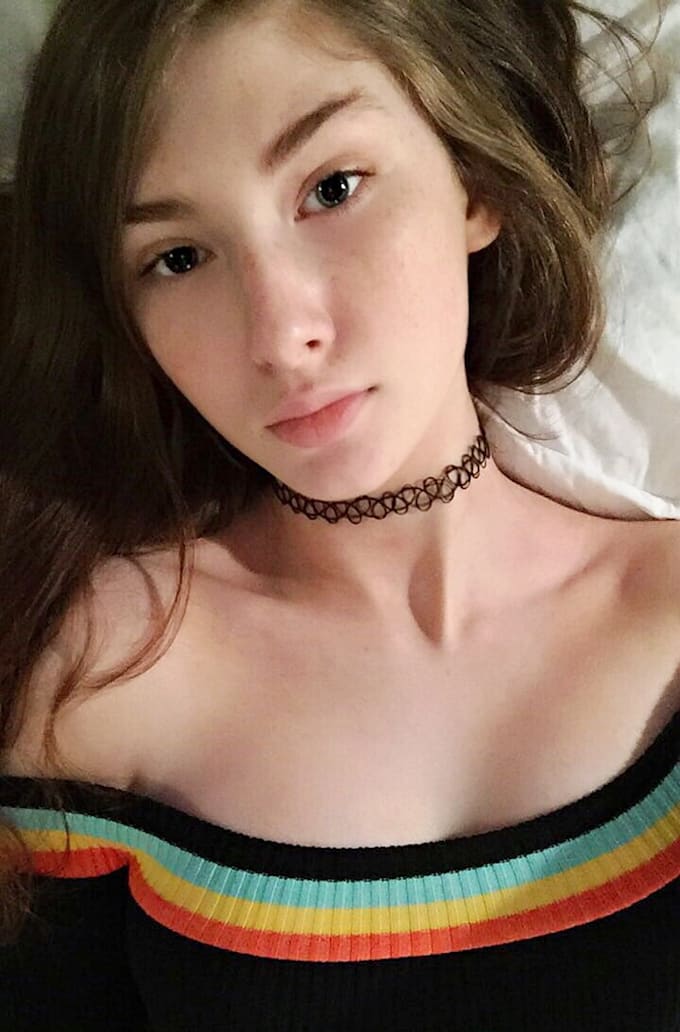 play games with you for one hour gamer girl