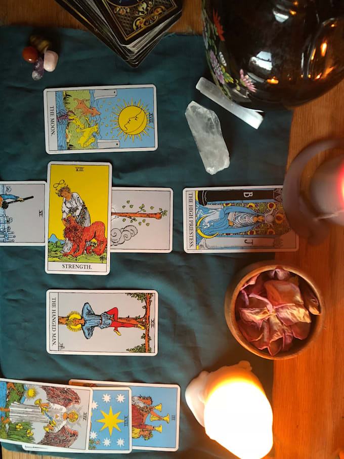 do a secular tarot card reading
