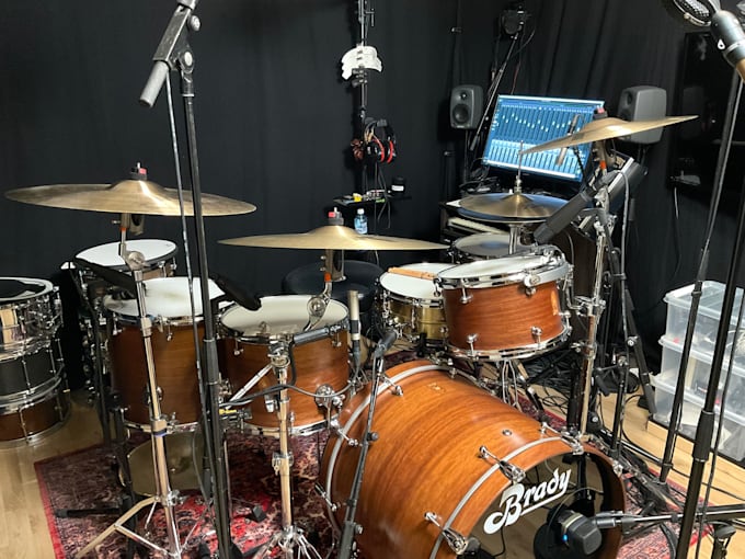 record grooving drum tracks for your song