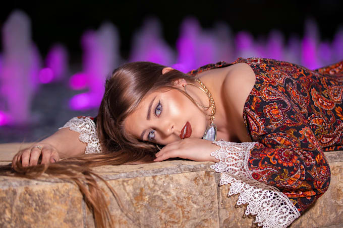 do expert high end retouching , portrait and skin retouching