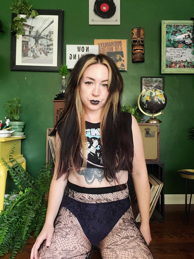be your alternative female model