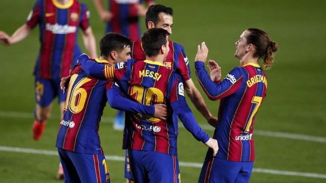 write about football soccer for your blog or videos