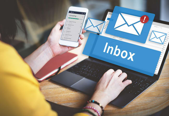 be your chat, email and customer support officer