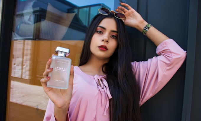 be your professional female model in dubai
