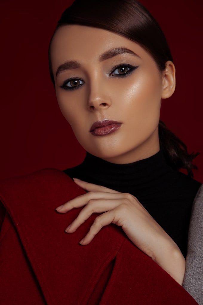 do high end photo retouching, frequency separation etc