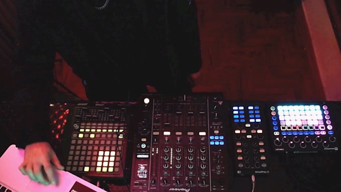 create a dj set or podcast for you