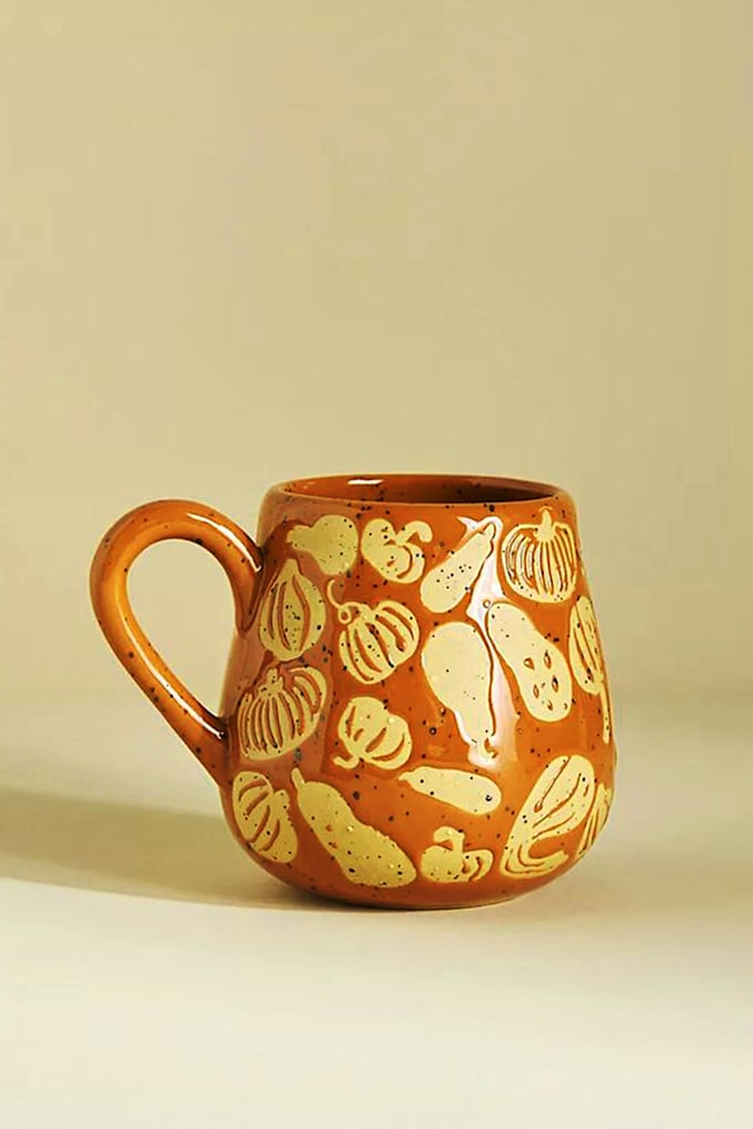 draw custom typography coffee mug design