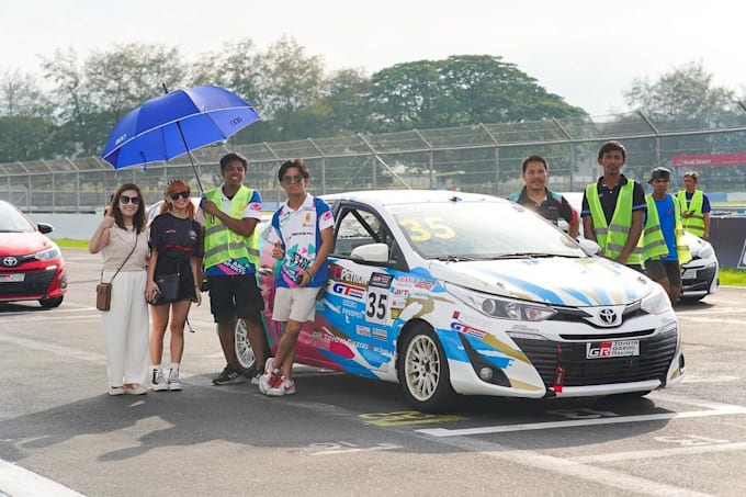 create a motorsport design and wrap