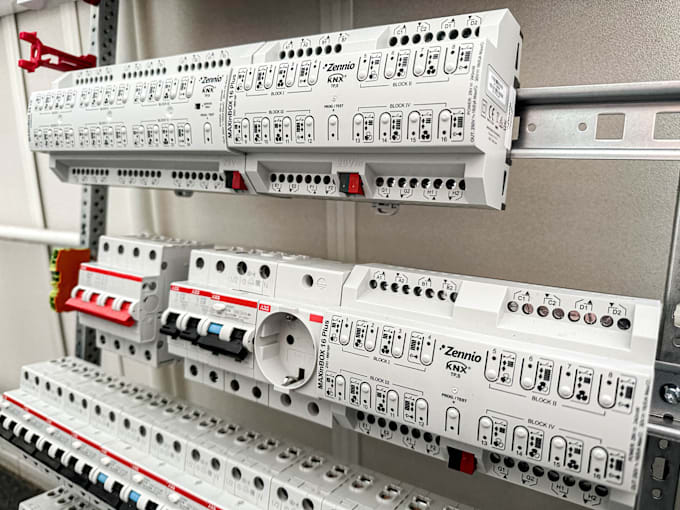 consult and train you on your knx project