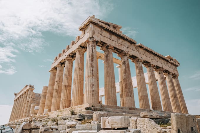 create a personalized travel itinerary for greece based on your budget