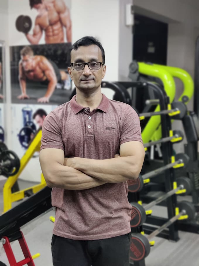 be your online home fitness trainer in live session, virtual instructor