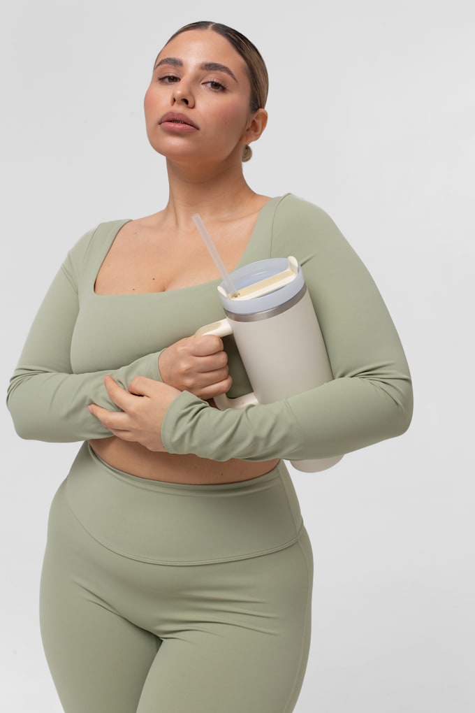 do a photo shoot for your brand as a plus size model