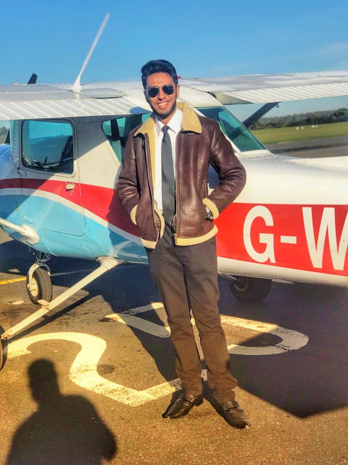 provide career coaching for aspiring pilots