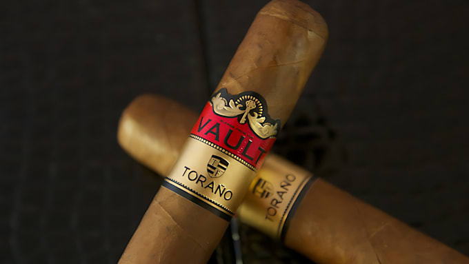 do a eye catching cigar label, logo, band or box design