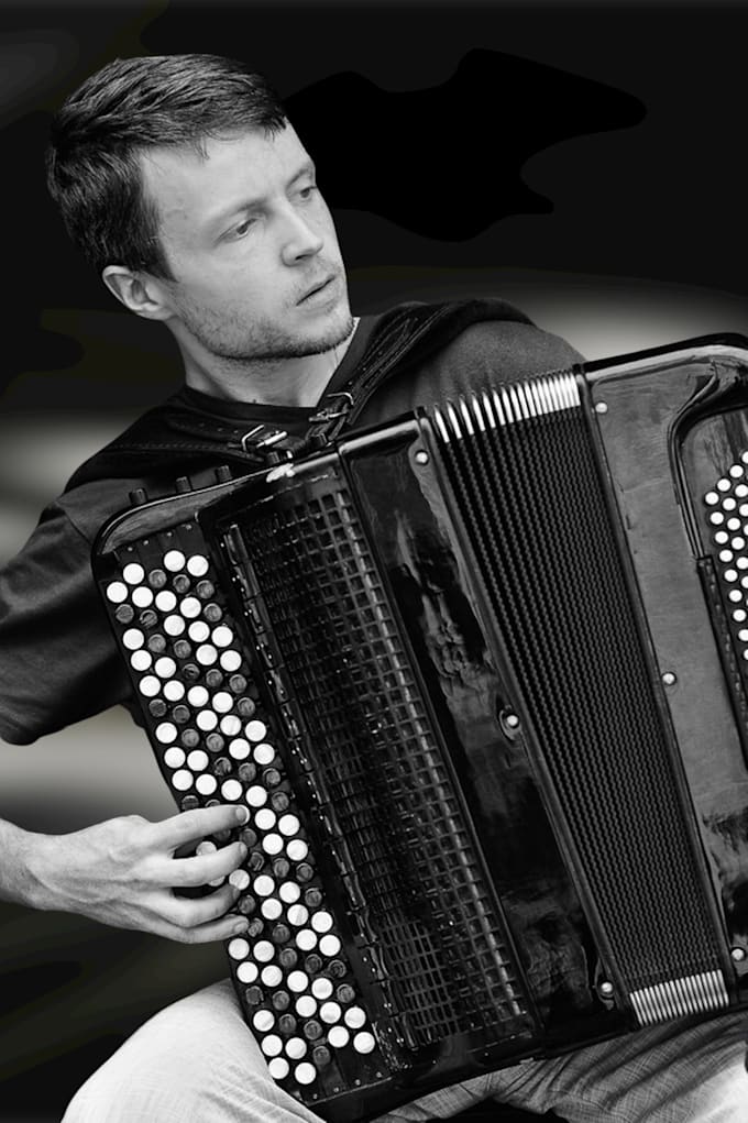 sing and play any tune on accordion like happy birthday
