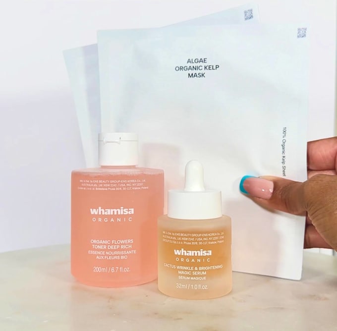 shoot eye catching amazon product photography, infographics with woman model