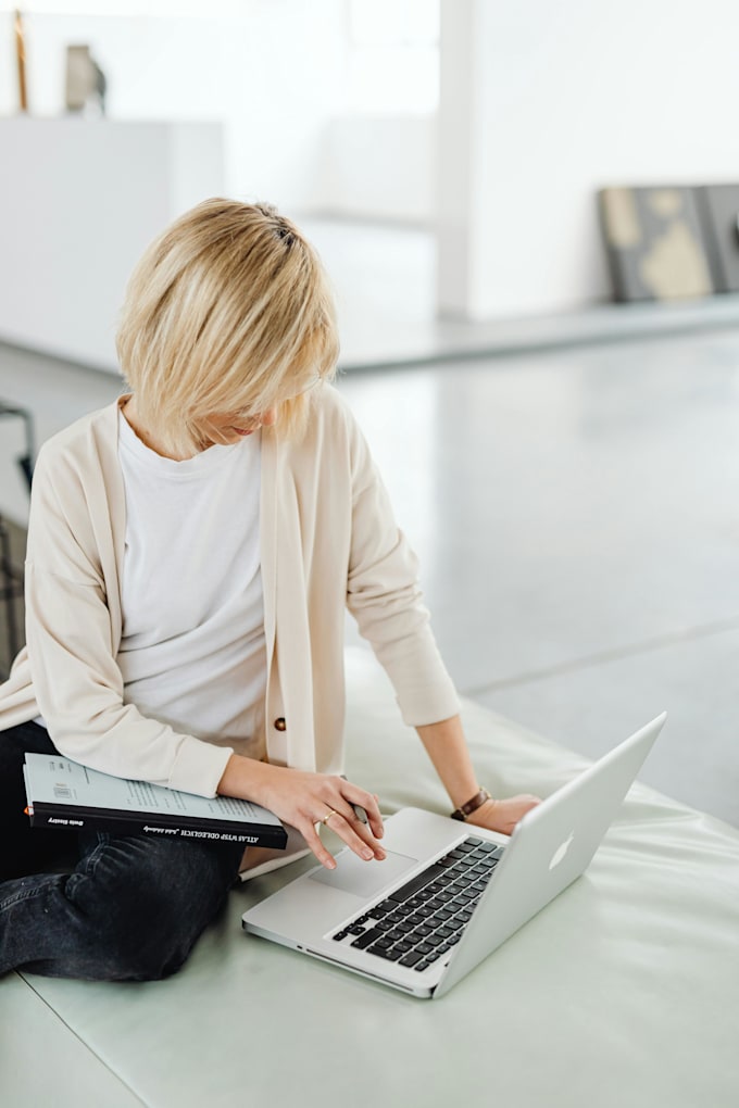 write ai driven blog posts and SEO optimized content