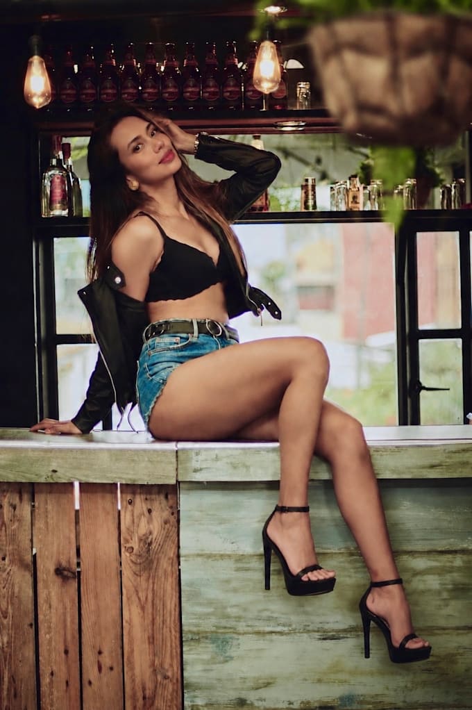 be your female colombian model and create ugc lifestyle videos