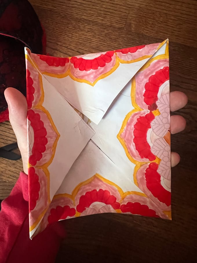 create personalized basic or luxury invitations