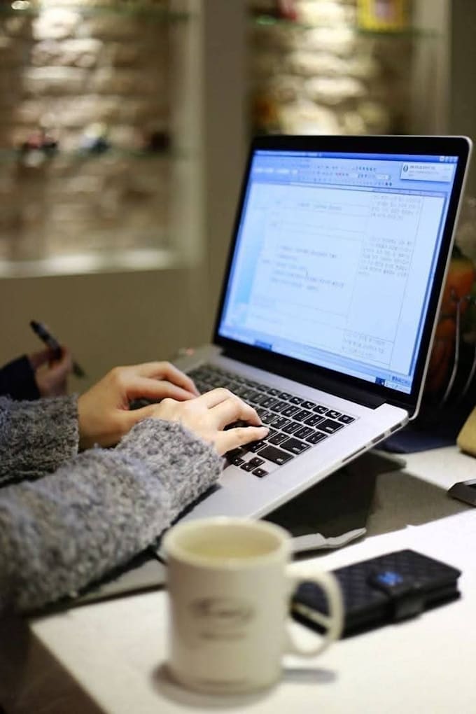 write engaging website content for beauty and skincare brands