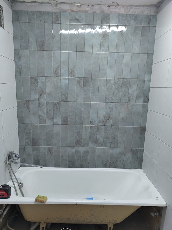 explain common tiling and plastering mistakes and provide simple diagrams